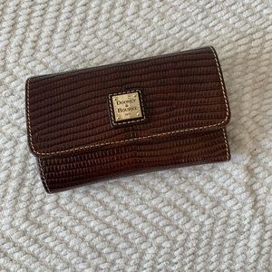 Dooney & Bourke leather continental clutch wallet